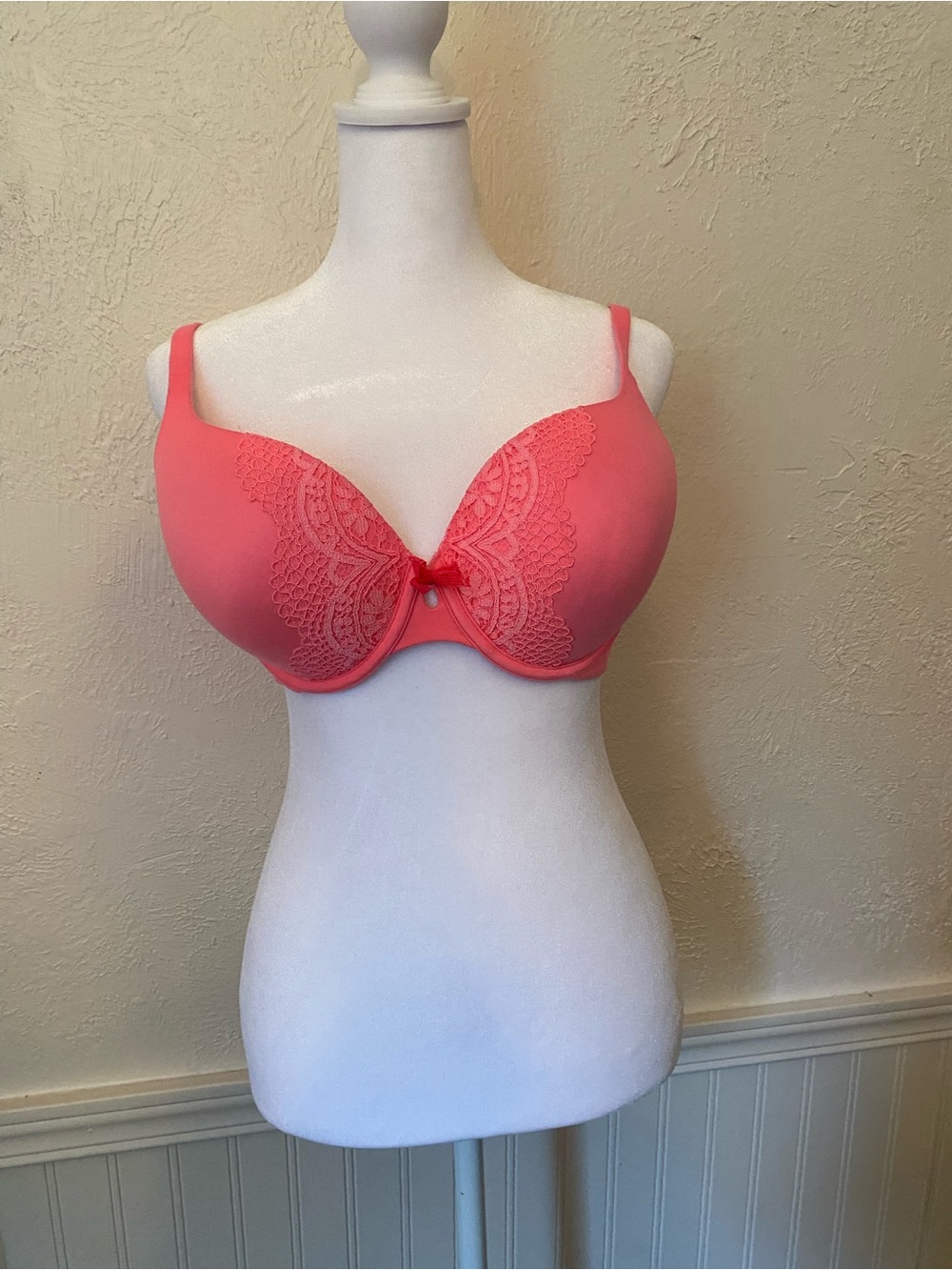 Victoria's Secret Coral Lace-Accent T-Shirt Bra